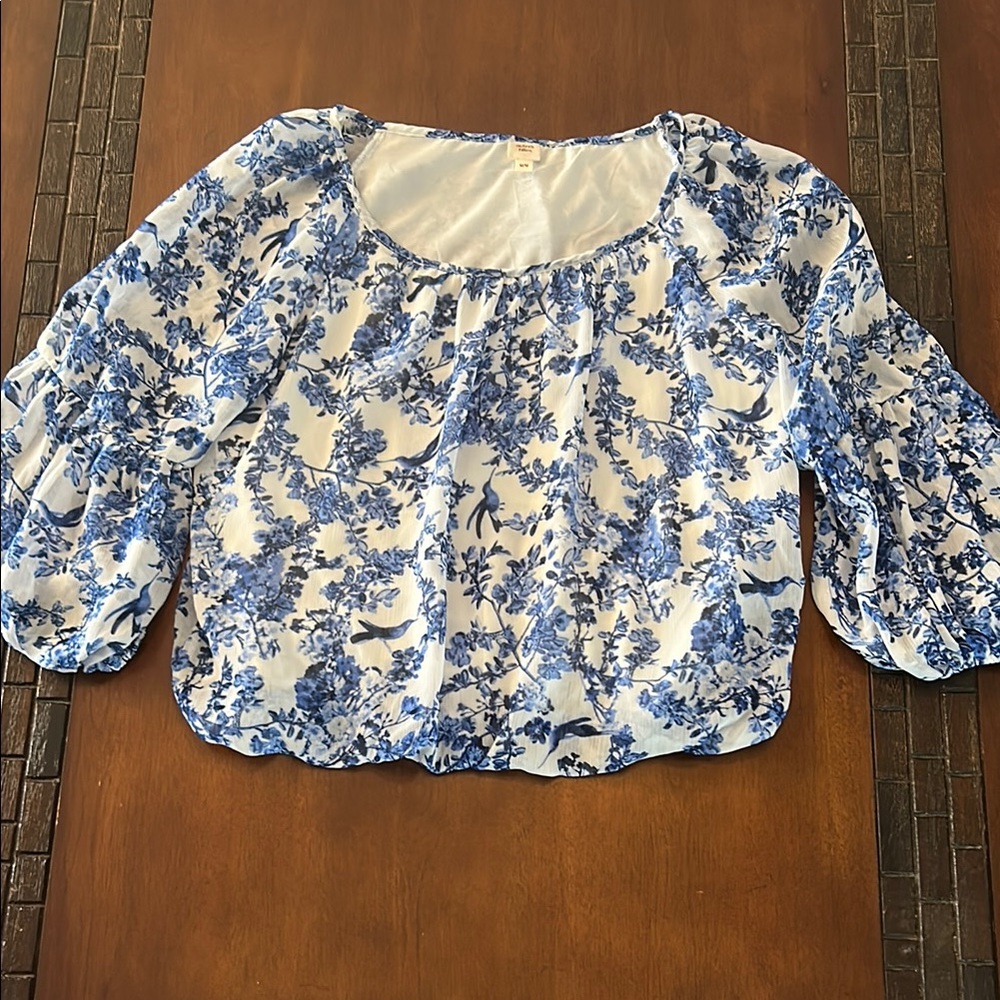 Floral Blue and White Women's Top